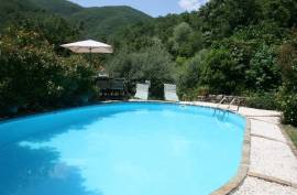 Excellent 4 Bed House & Separate Apartment for Sale In Arezzo Tuscany