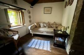 Excellent 4 Bed House & Separate Apartment for Sale In Arezzo Tuscany