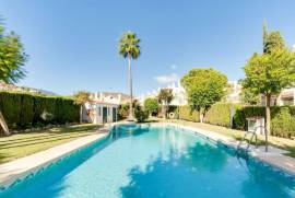 Luxury 3 Bed Townhouse For Sale in Nueva Andalucia, Marbella Costa Del
