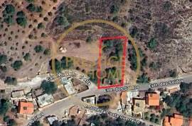 Land in Alte with 2,200 m2 in which a ruin with an area of 110 m2 is inserted.