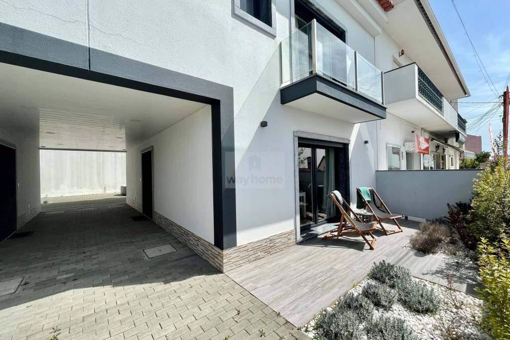 2 bedroom villa with attic in Famões