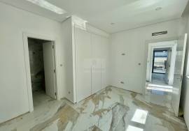 4 bedroom villa in Apelação with swimming pool