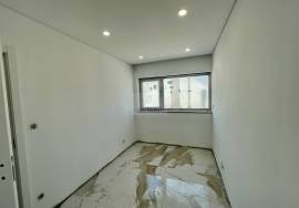 4 bedroom villa in Apelação with swimming pool