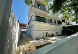 4 bedroom villa in Apelação with swimming pool