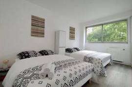 Chic and comfortable apart near Paris