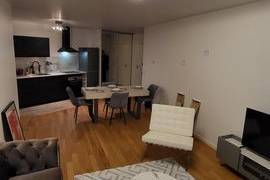 Cute, fashionable flat in excellent location near Paris