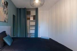 New and gorgeous home in vibrant neighbourhood