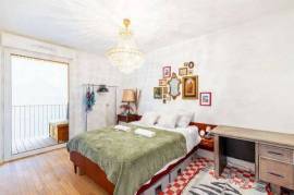 Fashionable & nice suite in quiet street