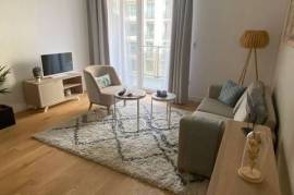 Comfort and Convenience: Spacious 3-Room Apartment