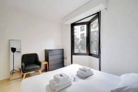 Modern and Spacious 1-Bedroom Apartment with Great Amenities in Boulogne-Billancourt