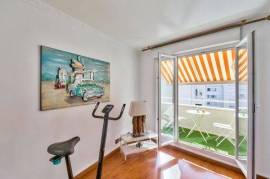 Chic and spacious apart with parking