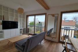 Quiet, fashionable loft with nice city view, Montreuil