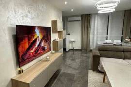 Spacious Furnished F4 of 100 m² with Lift in a Quiet Area - Near RER B and Amenities