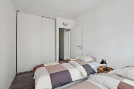 Chic apart and spacious apart with parking