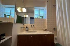 Comfortable refurbished vintage gem in Bas Montreuil