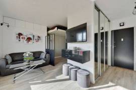 Beautiful studio with balcony in Montrouge