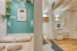 Modern & Quiet, 2 steps from the Château, 30 min from Paris