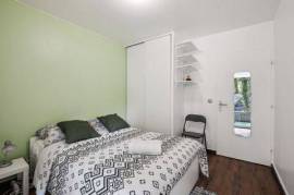 Chique appartement met tuin en parkeerplaats