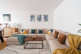 Fashionable and neat apartment with nice neighbours