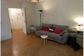 Warm and quiet apartment with private city garden