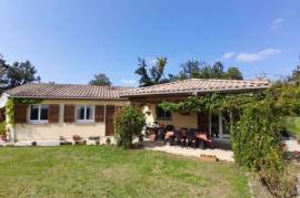 Deceptively spacious house with fabulous views