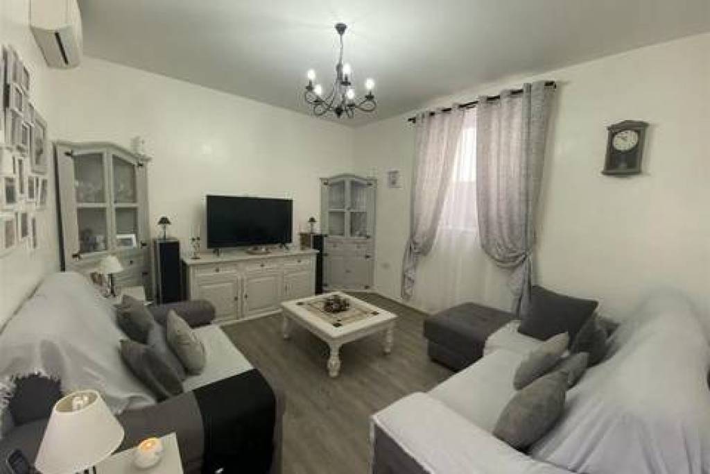 Lovely 2 bedroom house in Upper Town, Gibraltar