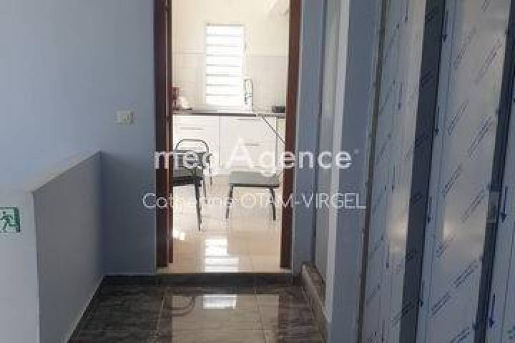 Luxueux appartement duplex, bien ensoleillé, face à la mer