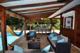 Villa F4 avec piscine et jardin - + 3 Bungalows - Anse des rochers