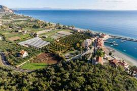 Buildable Plot next to the Beach