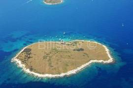 Istra, Medulinski zaljev,island on sell.