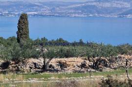 BAUGRUNDSTÜCK IN DER ERSTEN REIHE ZUM MEER AUF DER INSEL IM ZADAR ARCHIPEL