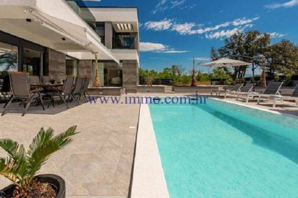 FANTASTISCHE VILLA MIT SCHWIMMBAD IN DER NÄHE VON ZADAR