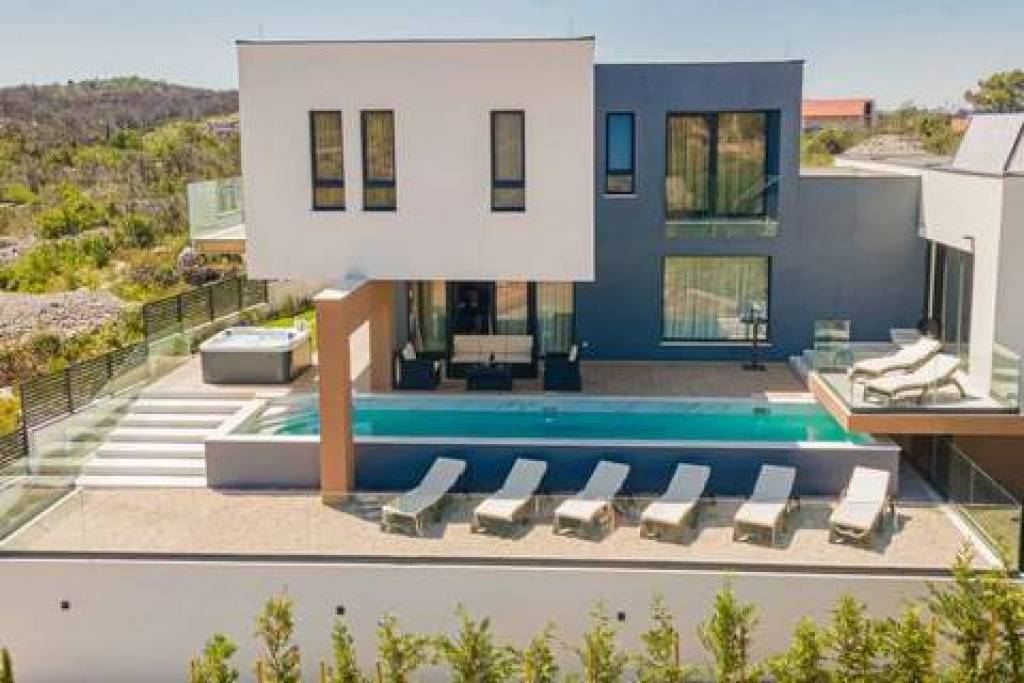 Luxury Villa Zaton