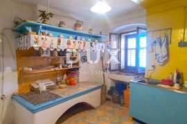 ISLAND OF CRES, TOWN OF CRES - APARTMENT IN THE HEART OF CRES - PERFECT LOCATION NEAR THE SEA!