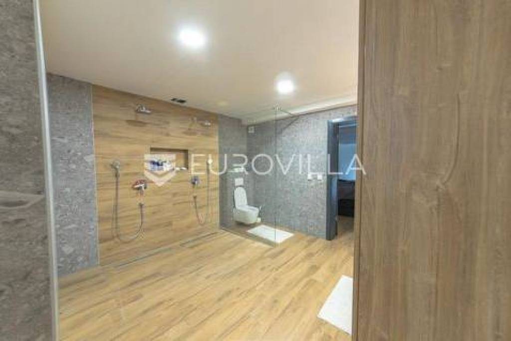 Osijek, Cvjetno naselje, apartment 165 m2