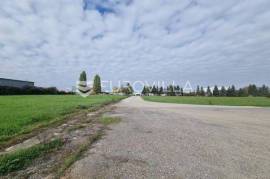 Osijek, Ind. zone (Čepinska), building plot of 3000 m2 in the business zone