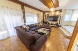 Osijek, Jug 2, family house with swimming pool in a quiet neighborhood