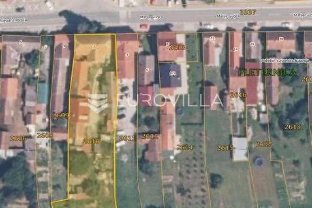 Pleternica, two-bedroom apartment 78 m2 for renovation