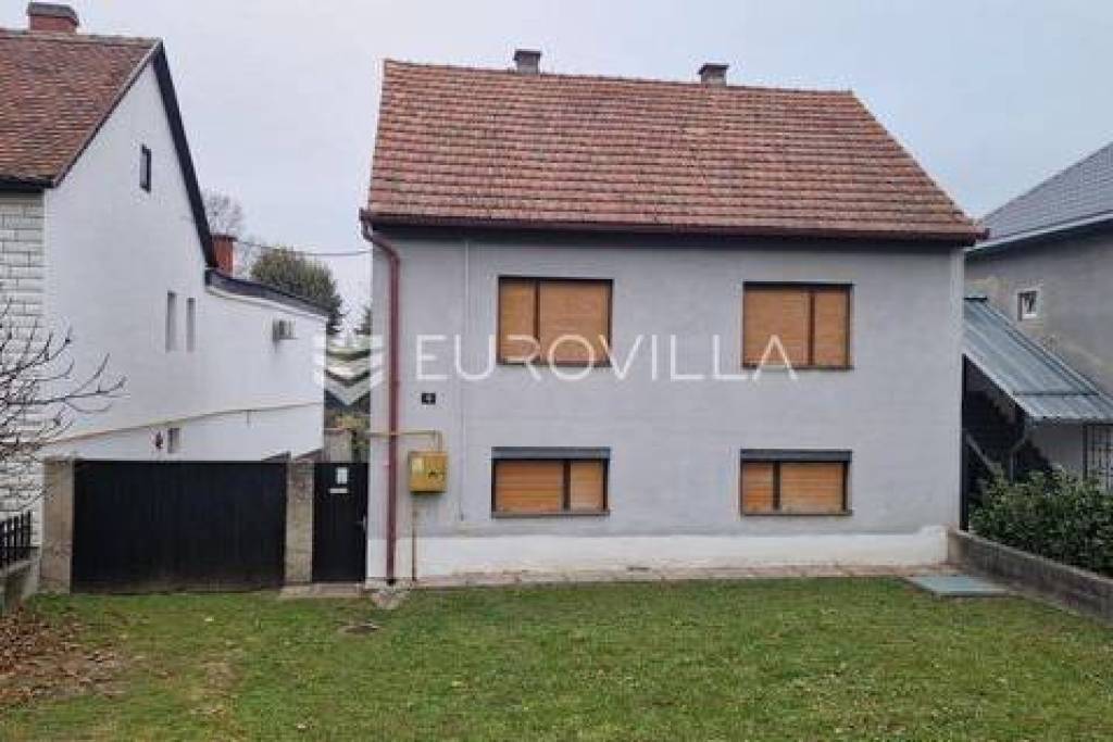 Požega, two-story house with a yard of 710 m2