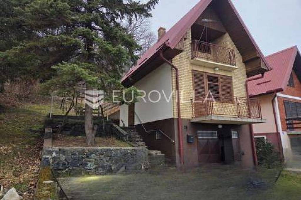 Large, holiday home in an attractive location