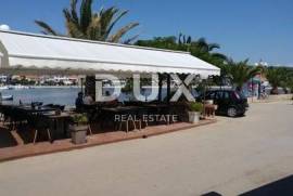 BIBINJE, ZADAR - TOP LOCATION! Established restaurant with apartments 1st row to the sea