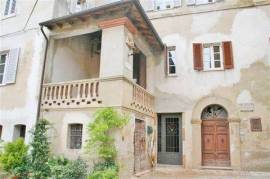 CDL8595 - Detached house with possibility to divide into two units