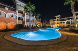 Three-room apartment in residence with swimming pool