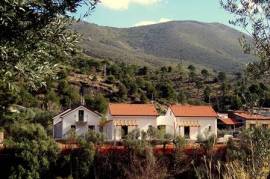 Cisano Village, Cisano sul Neva, Liguria