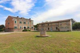 Gonzaga. Corte Dinarella todo para convertirse en tu lugar