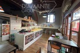 0133 - Near the center well established pizzeria business with outdoor space