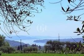 Building plot with a wonderful lake view