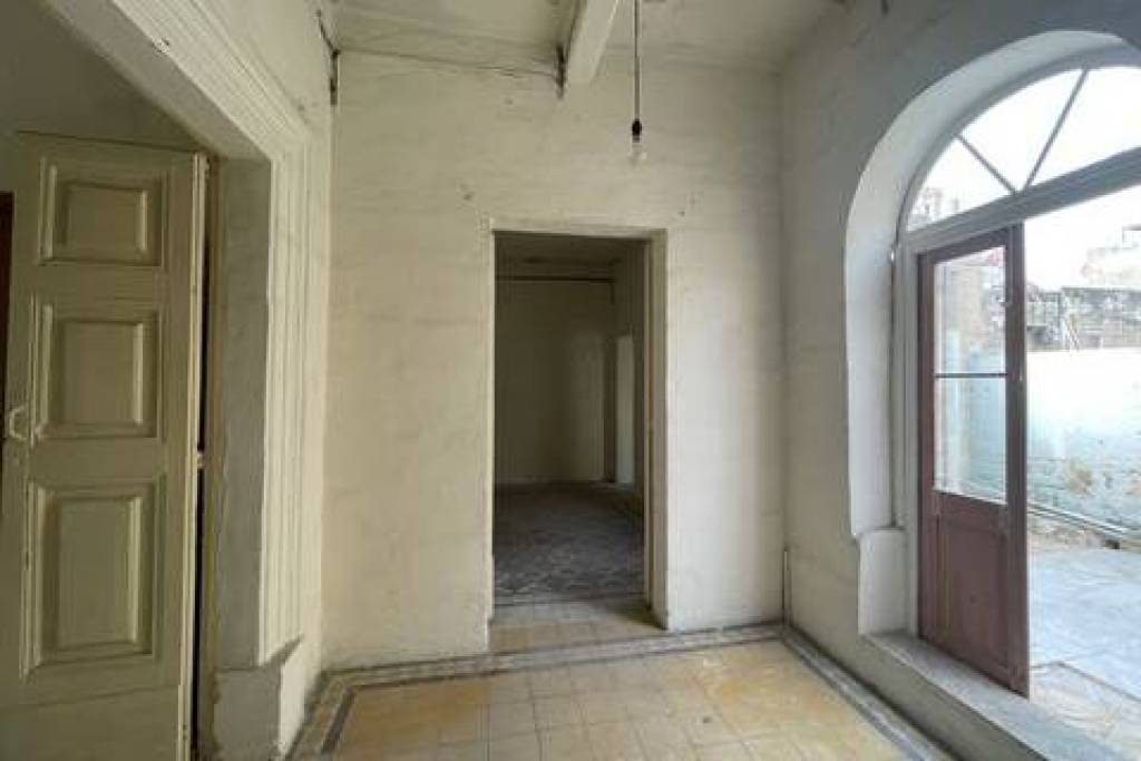 Unconverted Townhouse