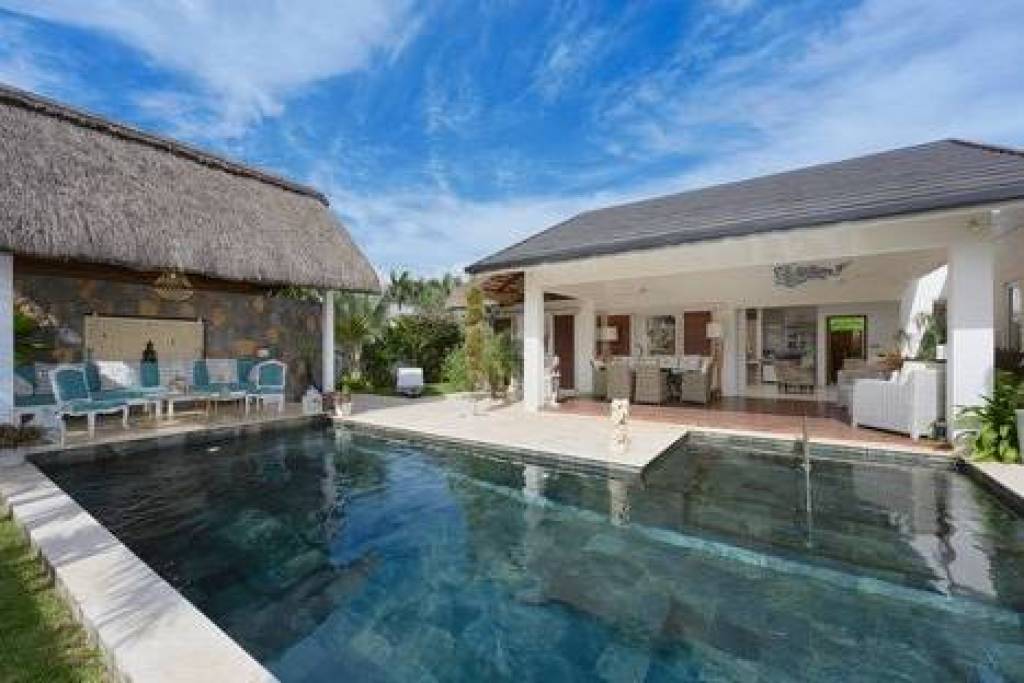 MODERN VILLA WITHIN CLOS DU LITTORAL 2 RESORT IN GRAND BAIE – MAURITIUS