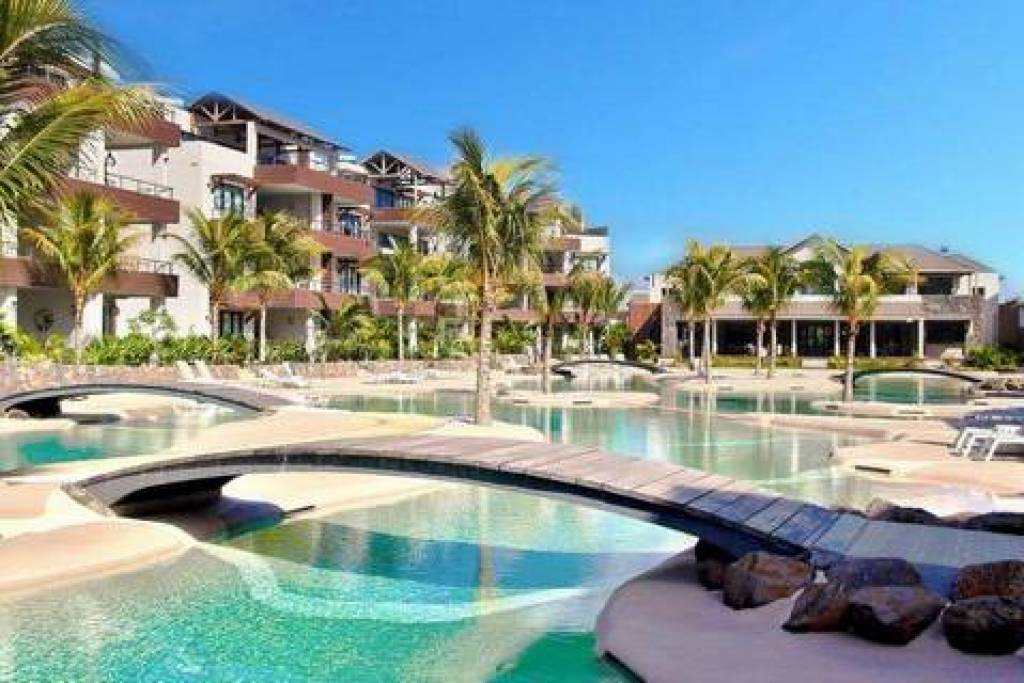 TOP 2 BEDROOM APARTMENT 100 M FROM THE BEAUTIFUL MONT-CHOISY LAGOON & GOLF COURSE - MAURITIUS